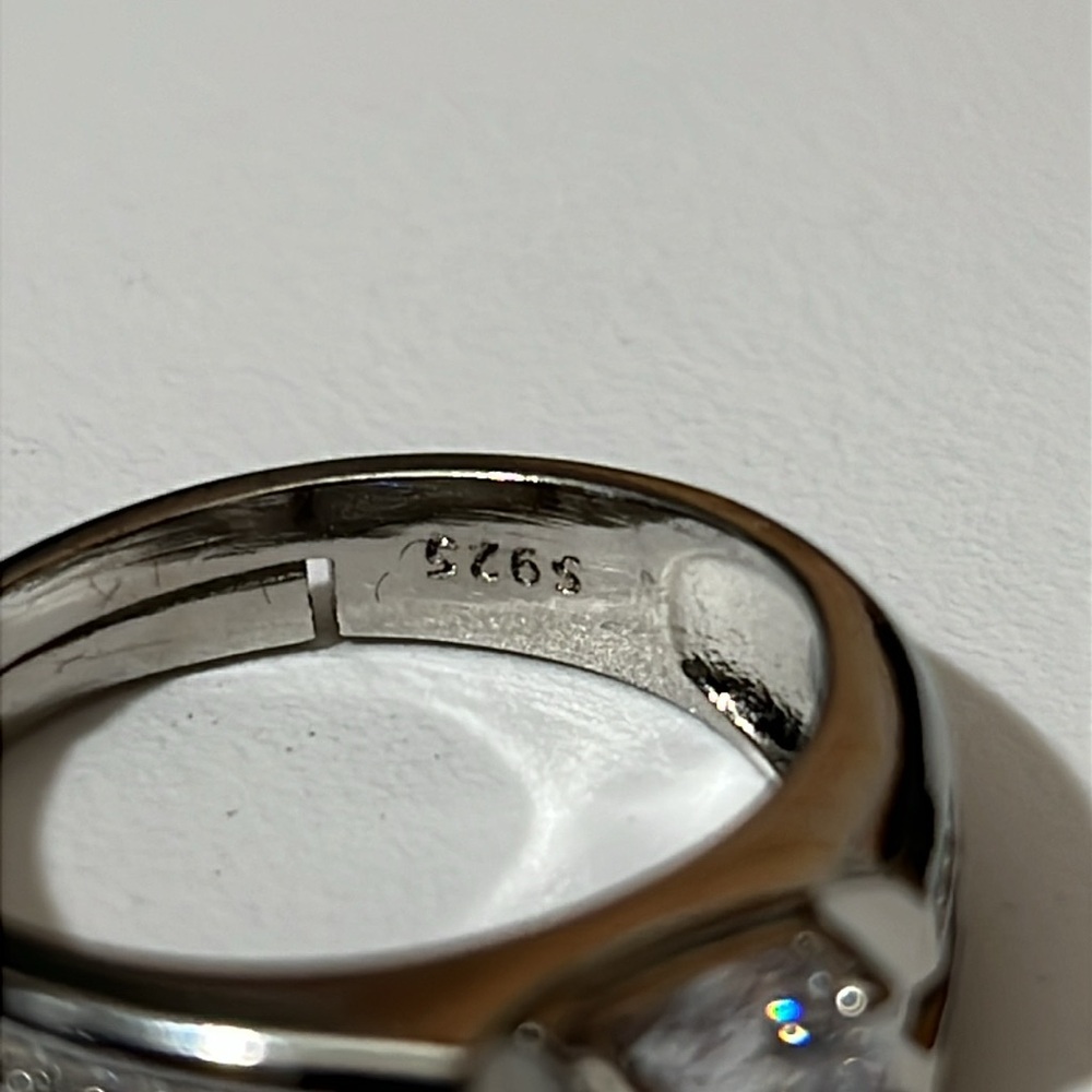 1ct Moissanite Ring with GRA Certificate - Picture 7 of 8